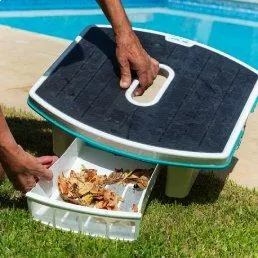 อุปกรณ์สระว่ายน้ำ ห้องอบซาวน่า เครื่องทำความสะอาดสระว่ายน้ำอัตโนมัติ DOLPHIN รุ่น Skimmi (ไร้สาย)